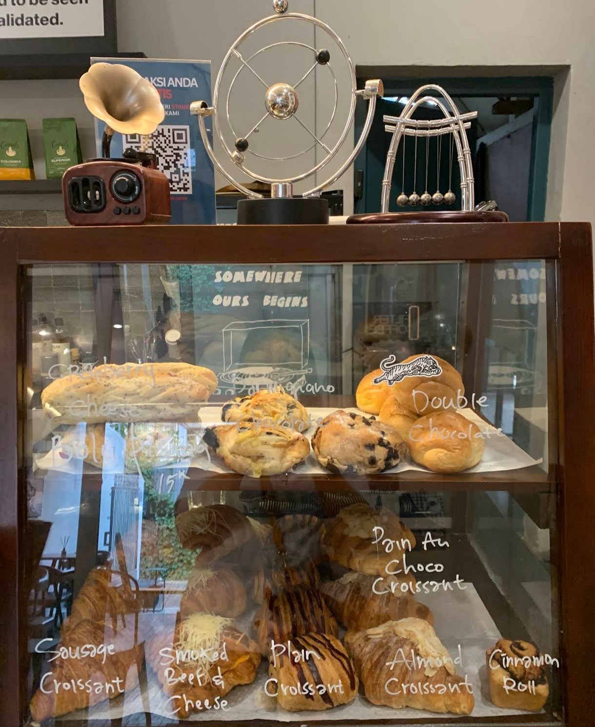 Etalase pastry